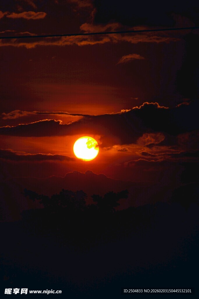 日落时分的壮美天空景观