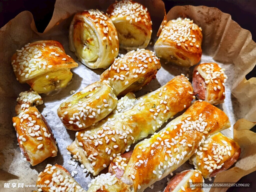 撒糖面包卷美味诱人烘焙