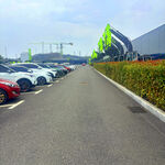 停车场中的多彩车辆