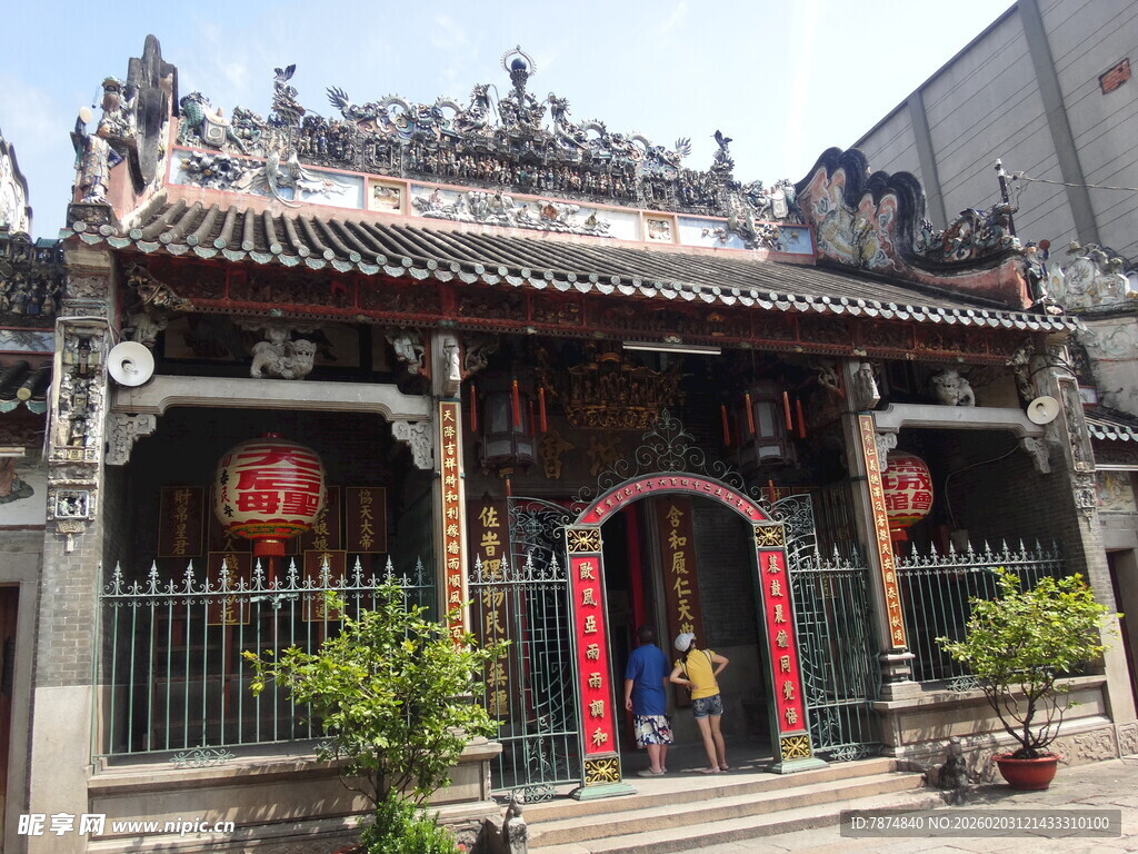 中式古建庙宇大门景观