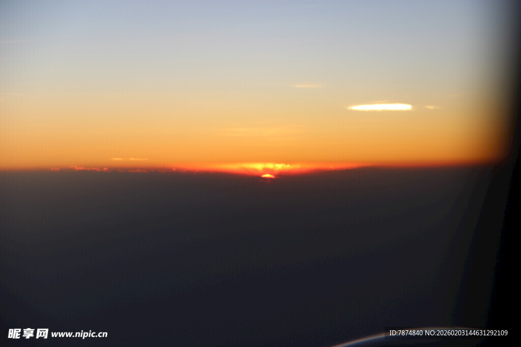越南飞机上的壮丽日出景观