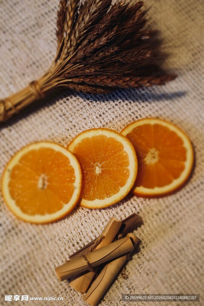 橙片肉桂干花秋日静物