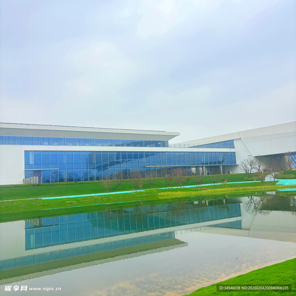 现代科技建筑与水景景观