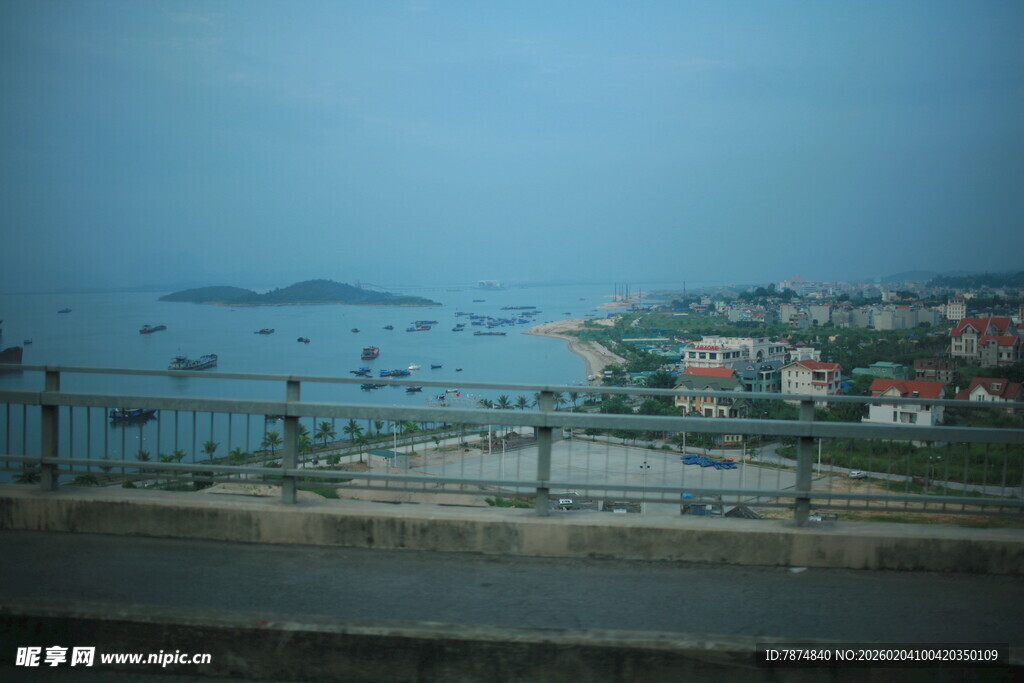 越南海滨风光远眺