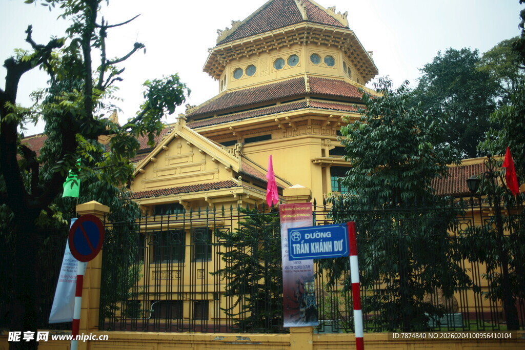 越南黄色古典建筑外观景观