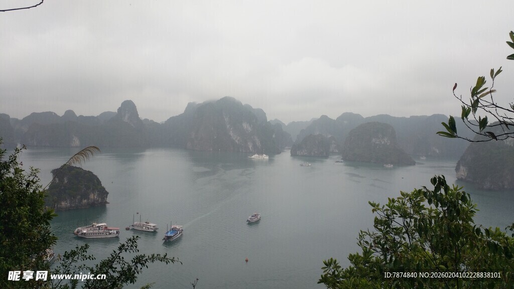 越南越南下龙湾朦胧美景