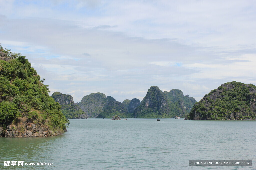 越南越南下龙湾美丽海上风光