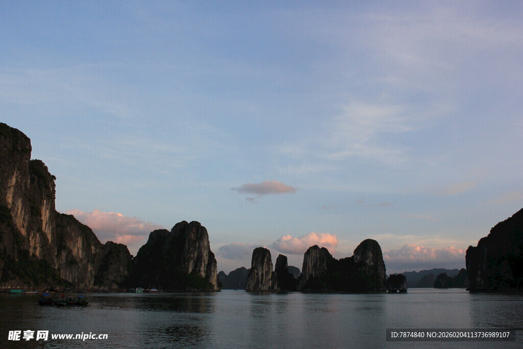 越南黄昏下的山水美景