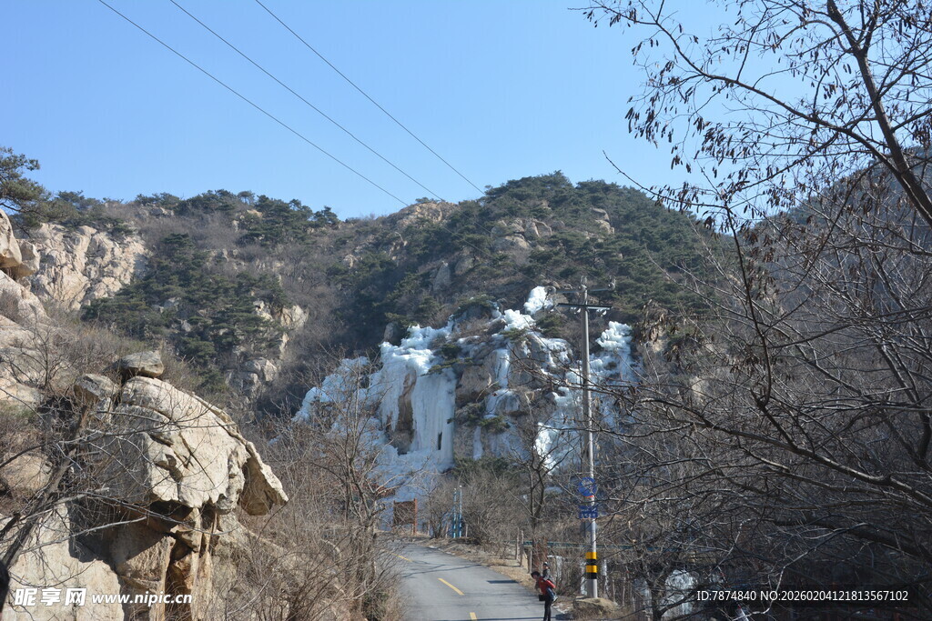 山间冰瀑景 赏冬日奇观