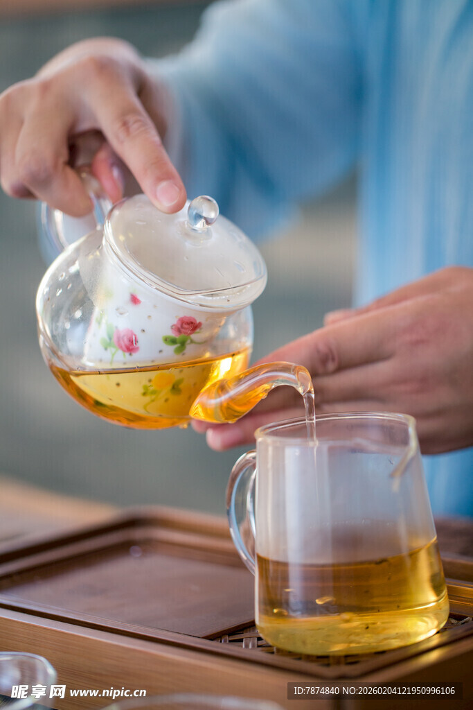 优雅沏茶瞬间
