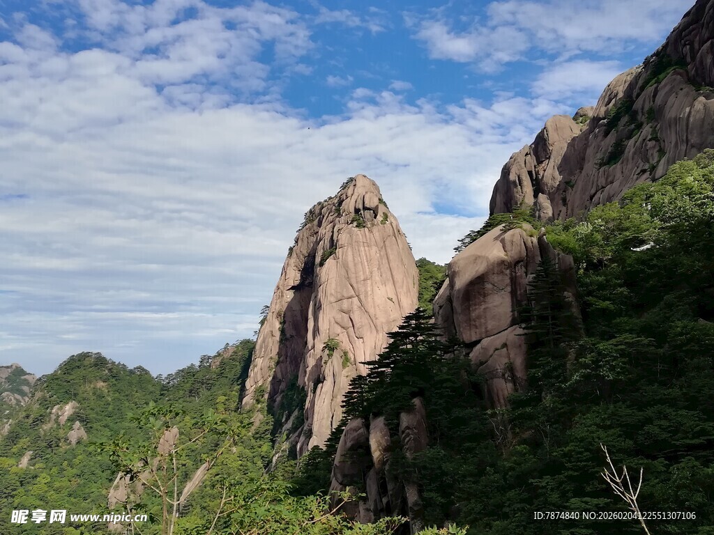壮丽山景巍峨奇峰
