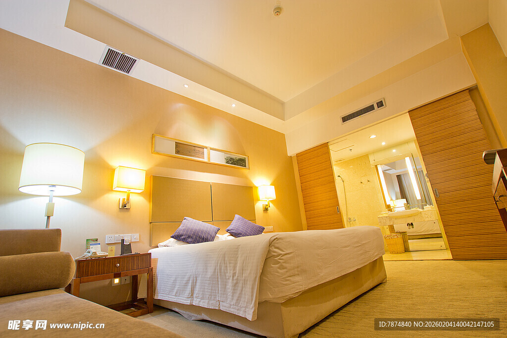 温馨舒适的酒店客房空间
