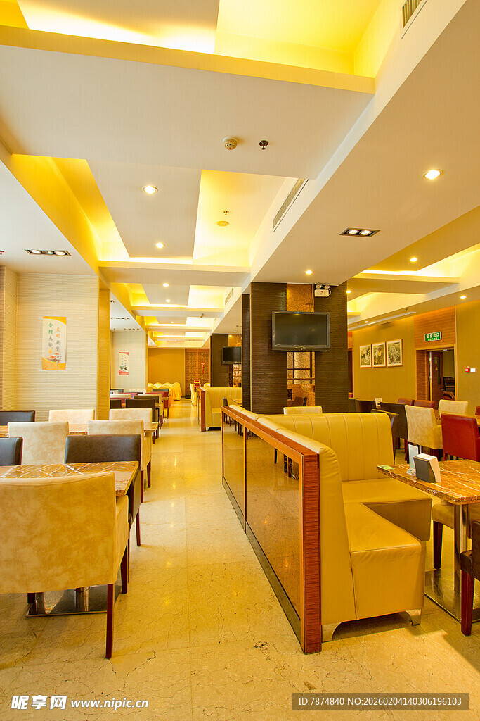 温馨明亮的餐厅内部环境