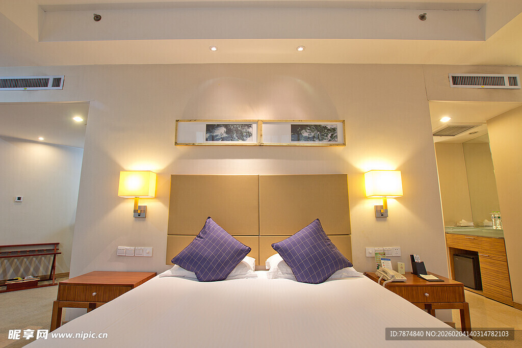 温馨舒适的酒店客房空间