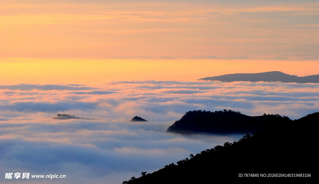 海上日出云海壮丽景观
