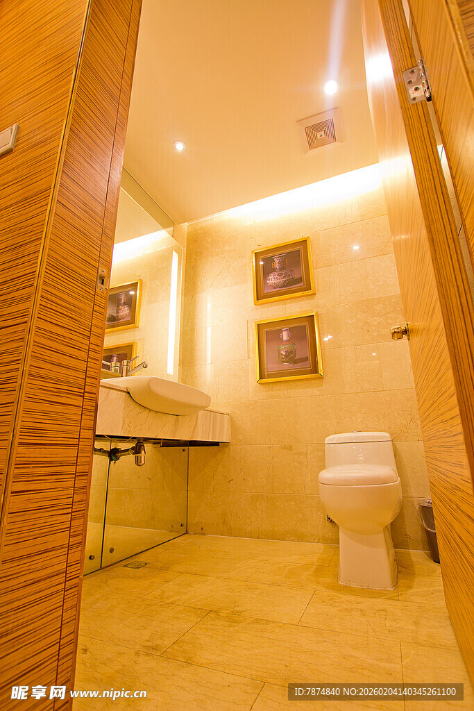 温馨简约风格的室内卫生间