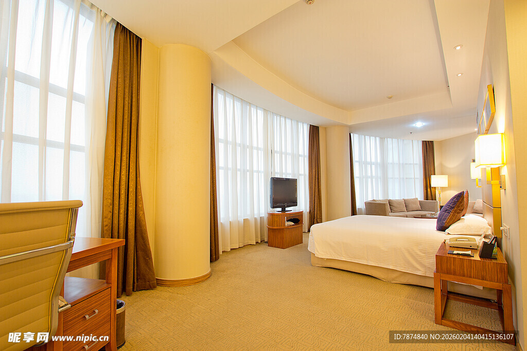 温馨舒适的酒店客房空间