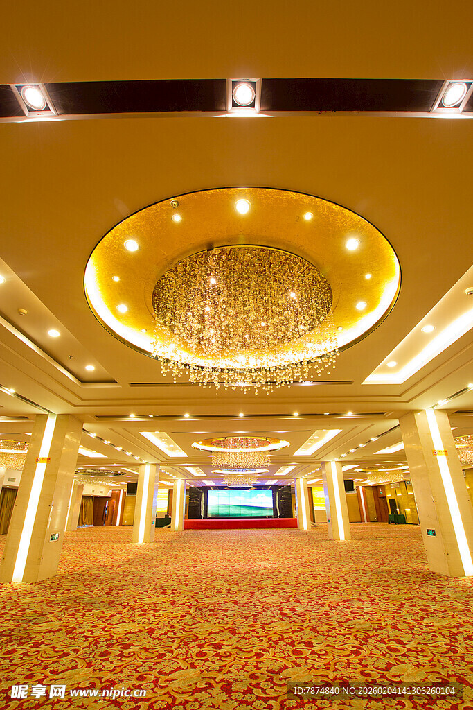 豪华大气的宽敞宴会厅