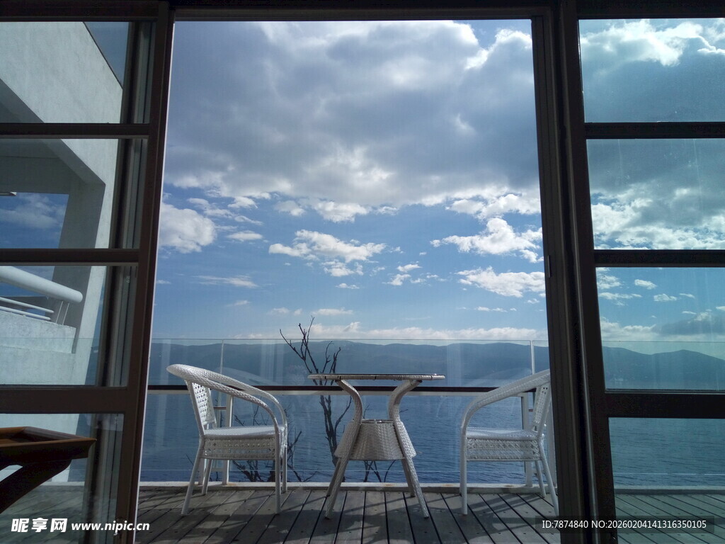 窗边海景 惬意休闲时光