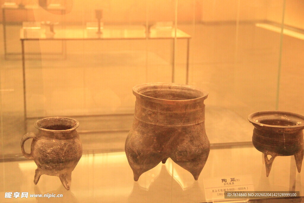 古代陶器文物展示