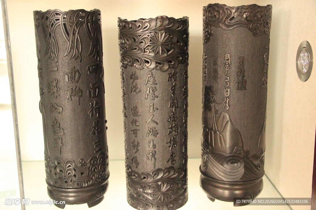 黑色腐蚀金属圆柱体样品