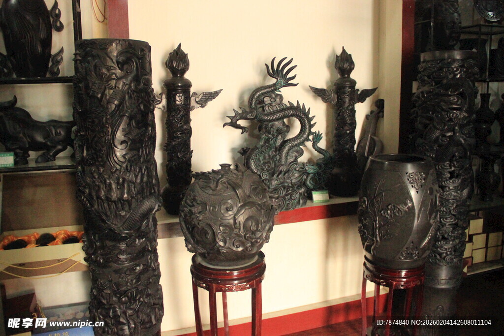 精美木雕摆件展示