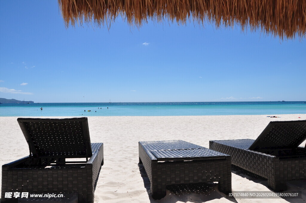 海滨躺椅 惬意的度假时光