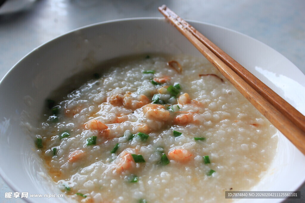 营养美味的虾仁蔬菜粥