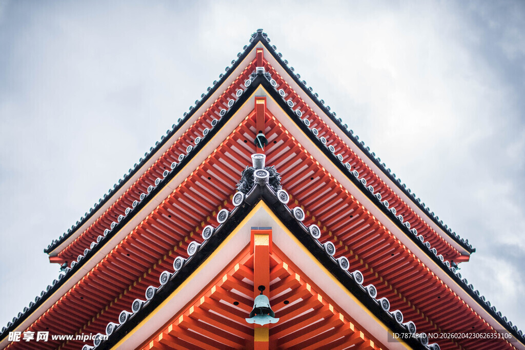 日本中式古建筑屋顶特写