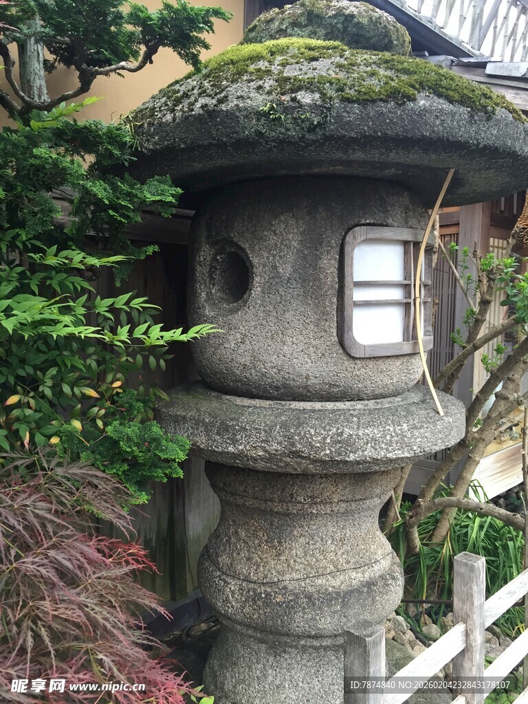 日本日式石灯笼 庭院静谧景致