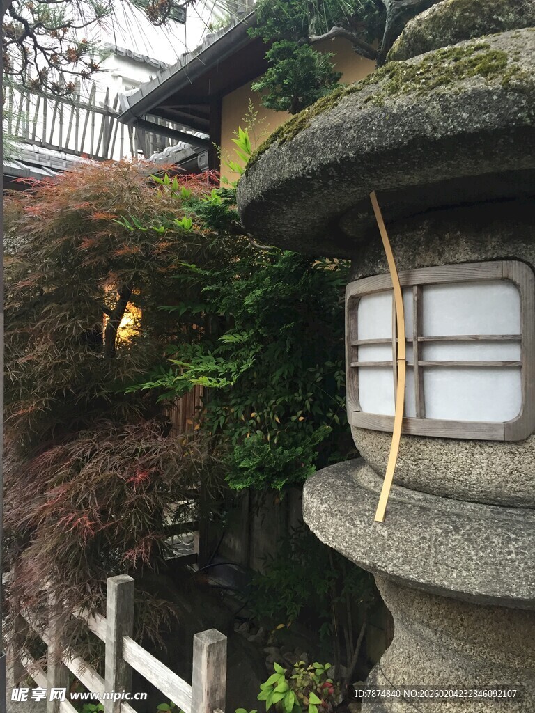 日本日式庭院石灯笼景观