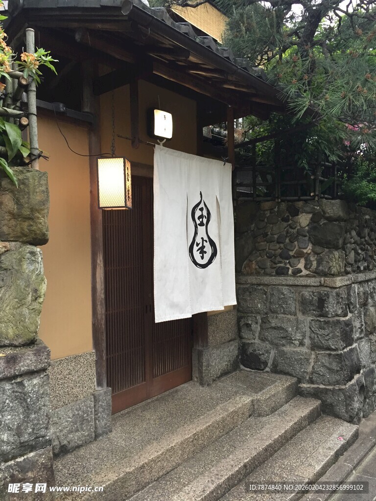 日本日式传统小屋入口景致