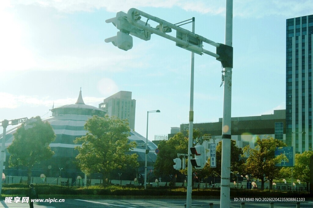 日本城市路口交通信号灯景观