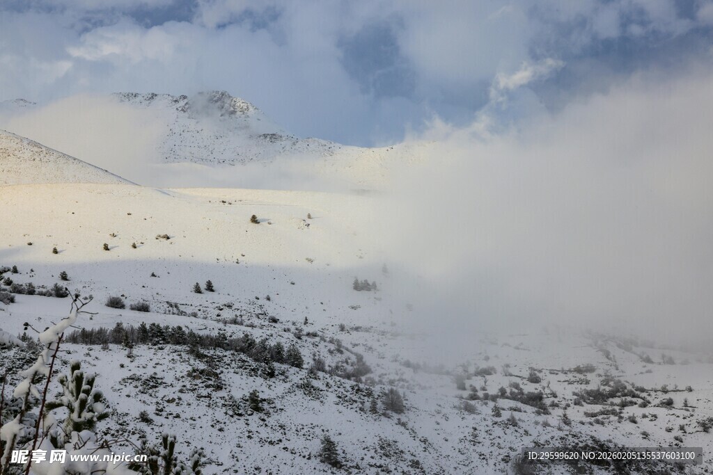 雪山壮丽雪景