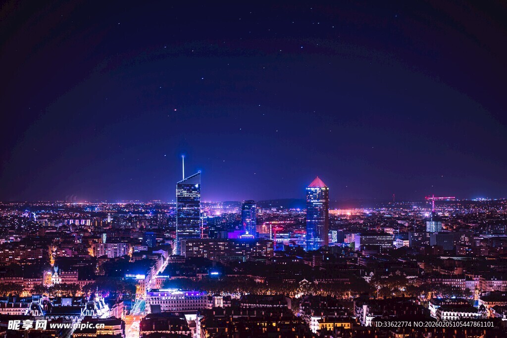 城市璀璨夜景俯瞰图
