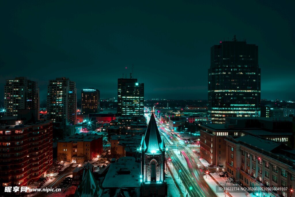 城市夜景车流璀璨瞬间