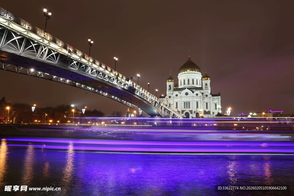 莫斯科夜景中的桥梁与建筑