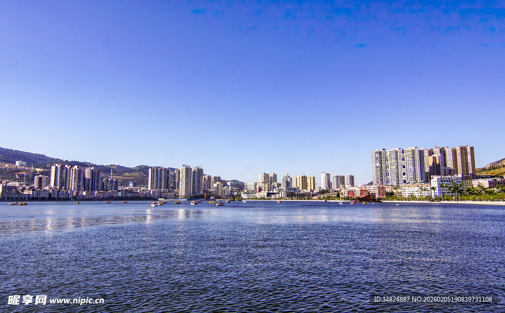 城市滨水风光秀丽景致