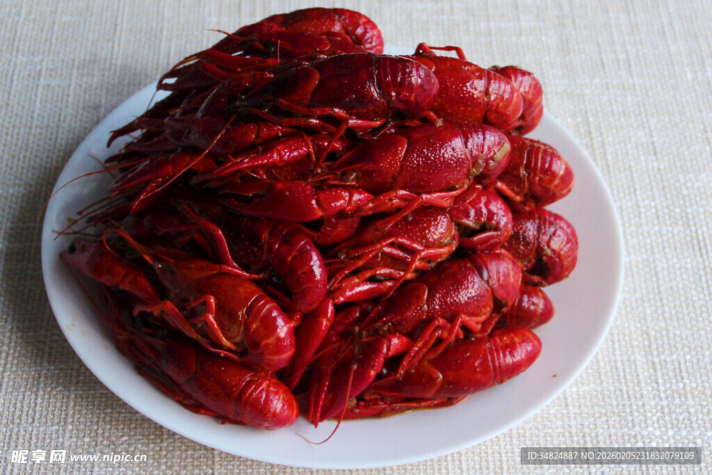 一盘美味小龙虾