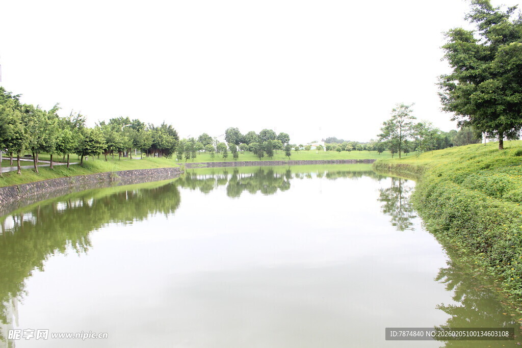 广医宁静河畔风光