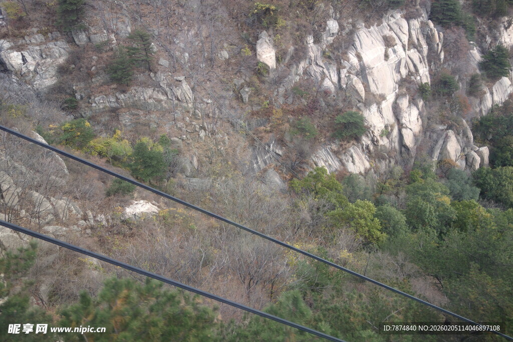泰山山间索道景观