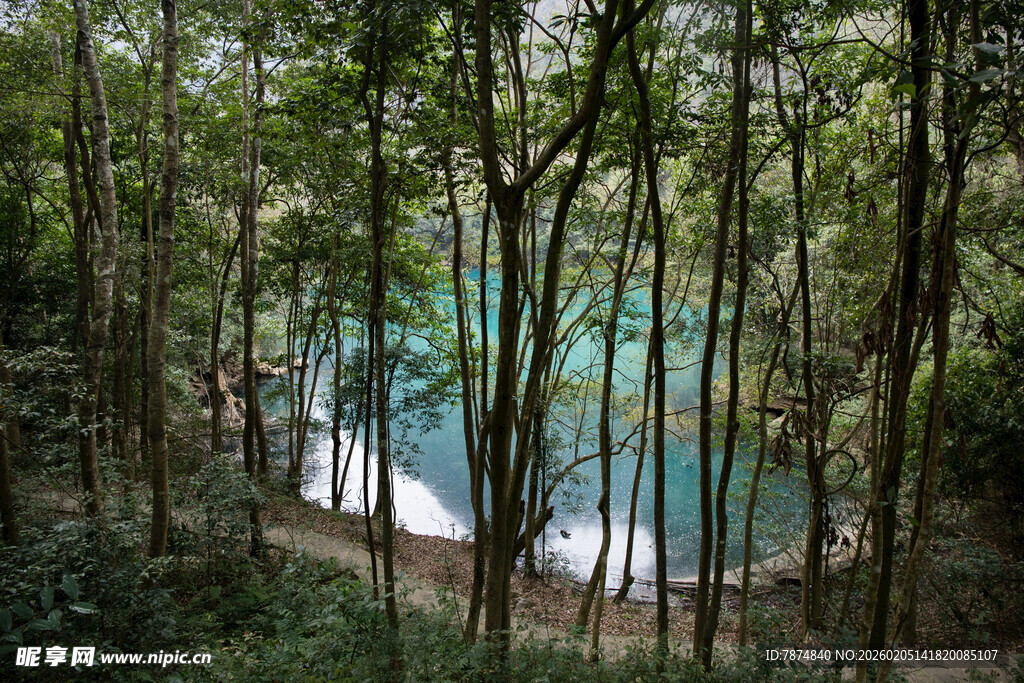 荔波林间碧水 自然清幽景致