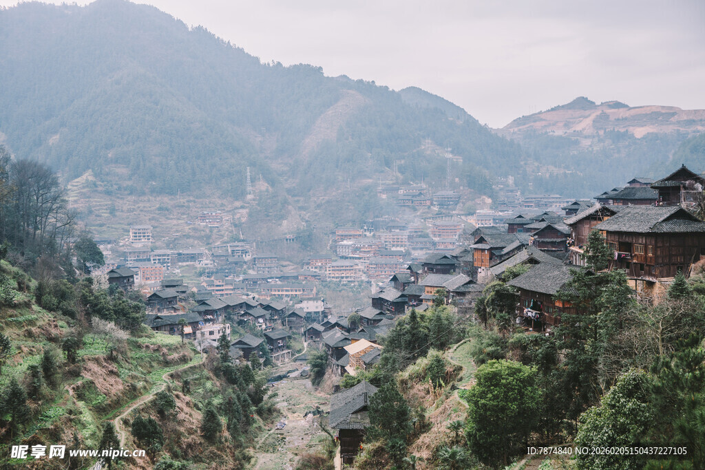 苗寨山间村落美景