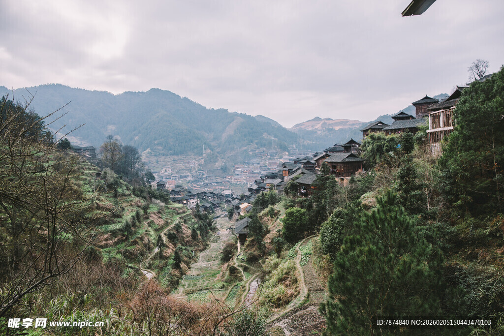 千户苗寨山间村落美景