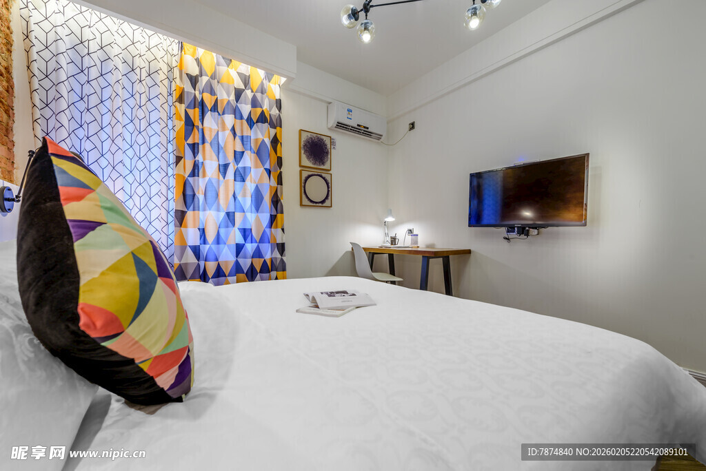 三亚多彩装饰的现代风格卧室