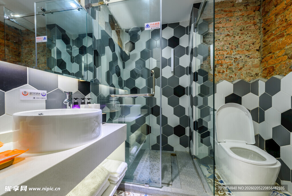 三亚现代风六边形瓷砖浴室