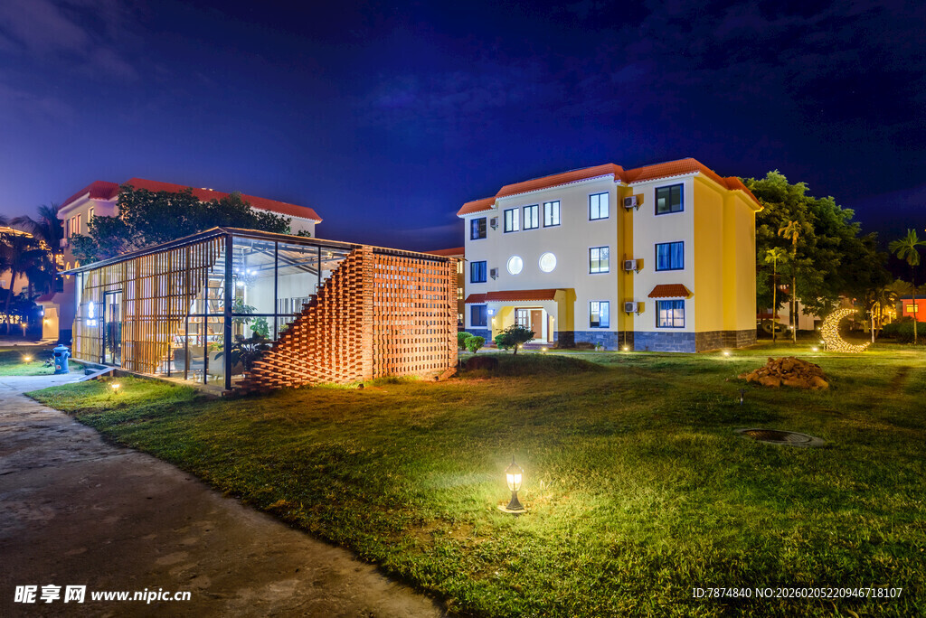 三亚夜晚校园建筑景观