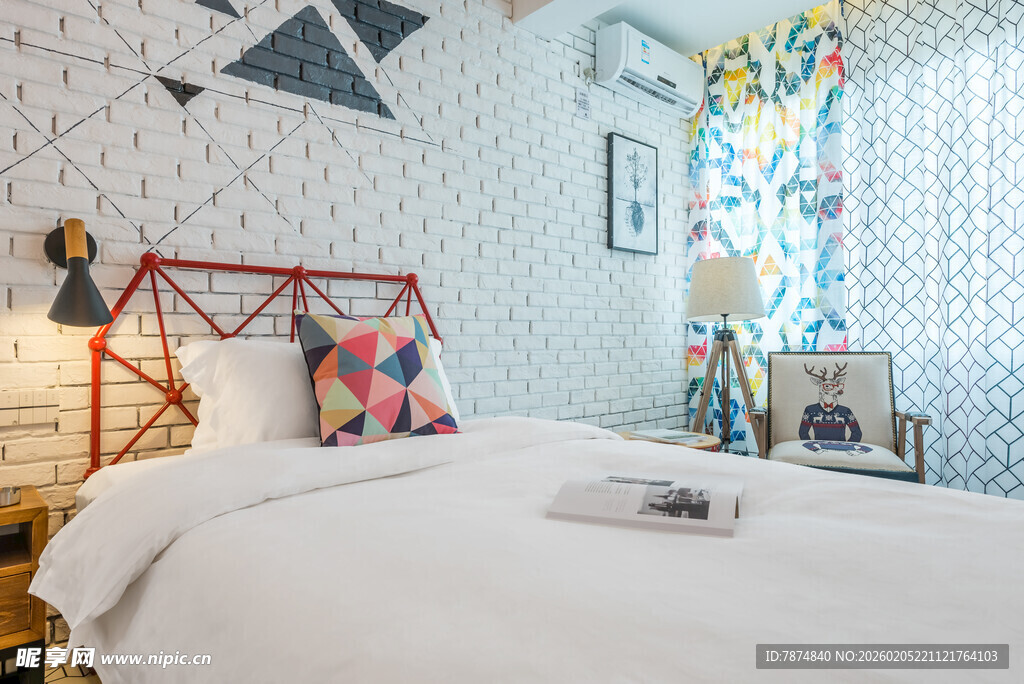 三亚时尚简约风卧室一角