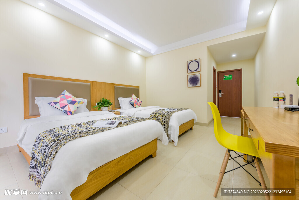 三亚温馨双床酒店客房场景