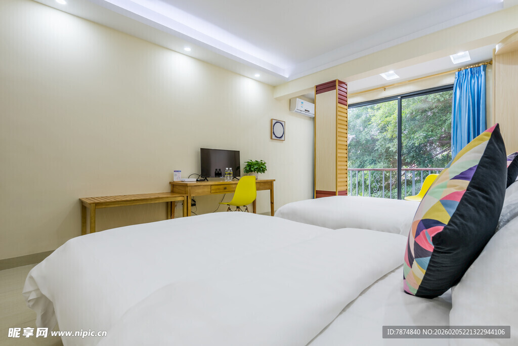 三亚温馨舒适的双人卧室空间